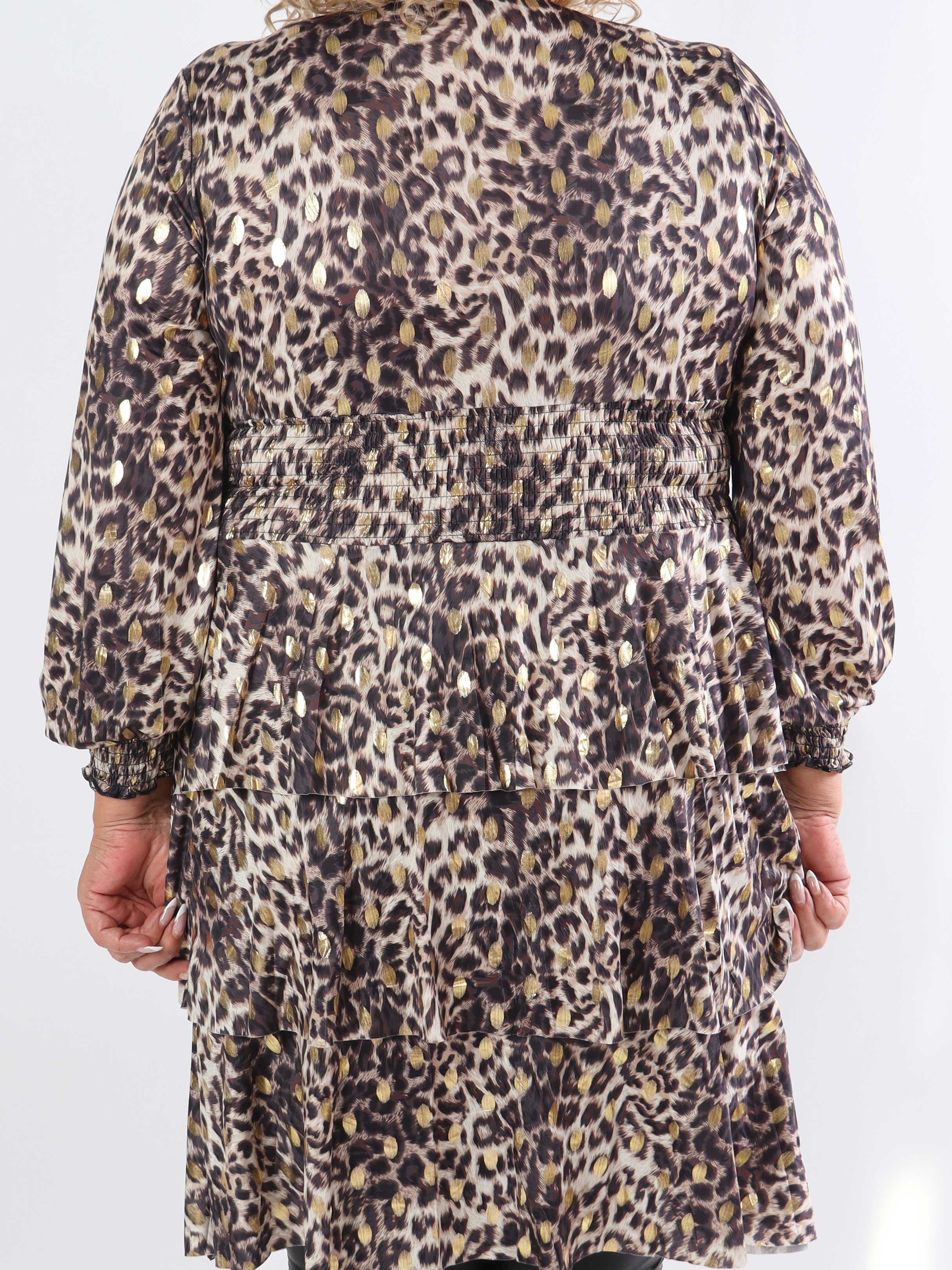 Pams Leo Frills - Söt stretchig plus size-klänning med volanger